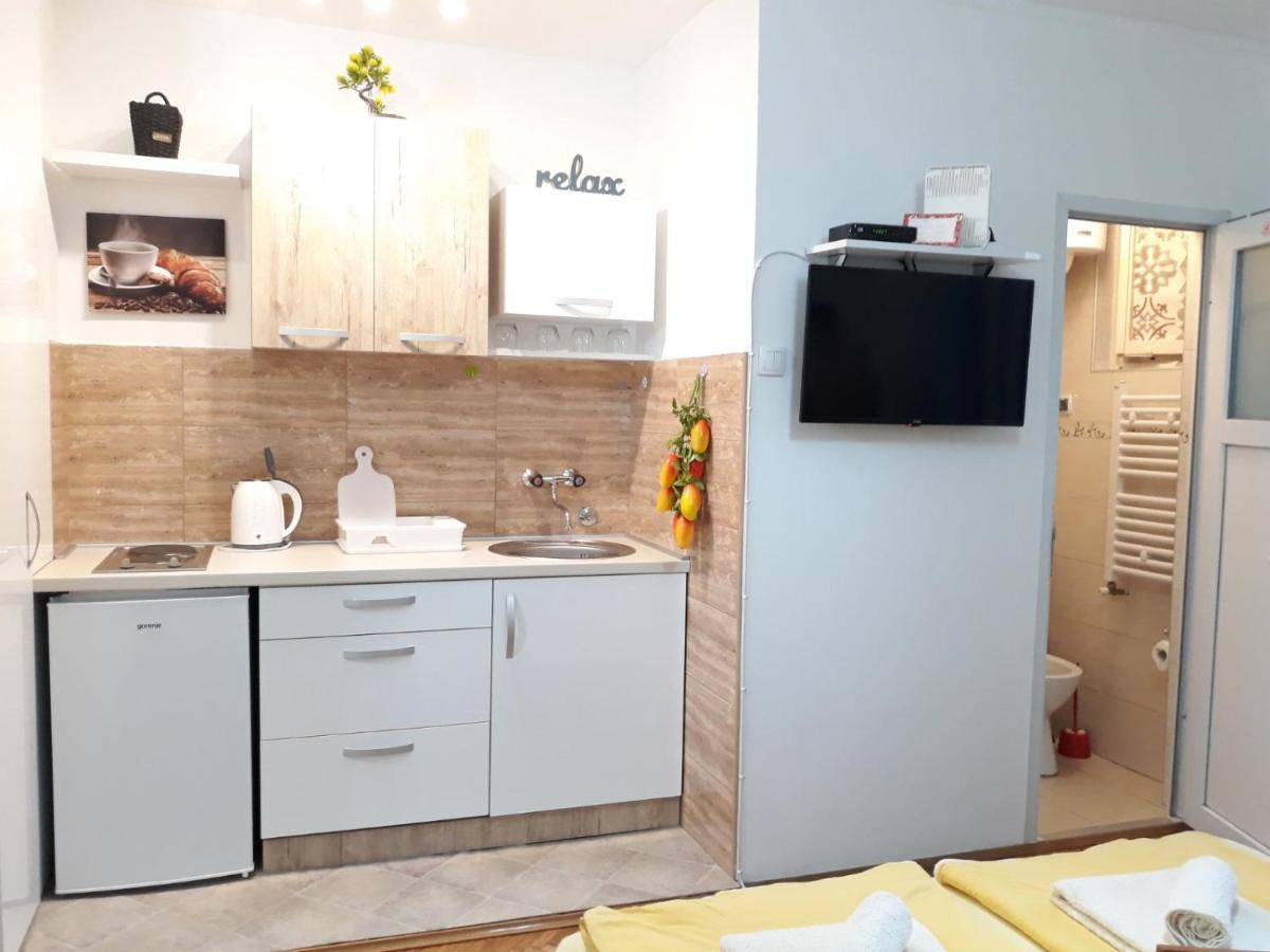 17 Apartment *